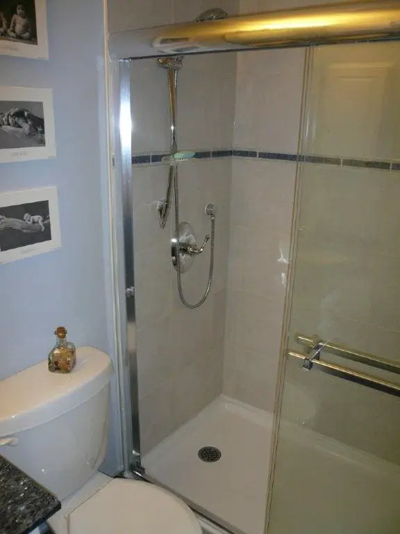 Bathroom Renovation Ottawa - Voyageur Drive