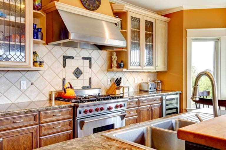 Kitchen backsplash