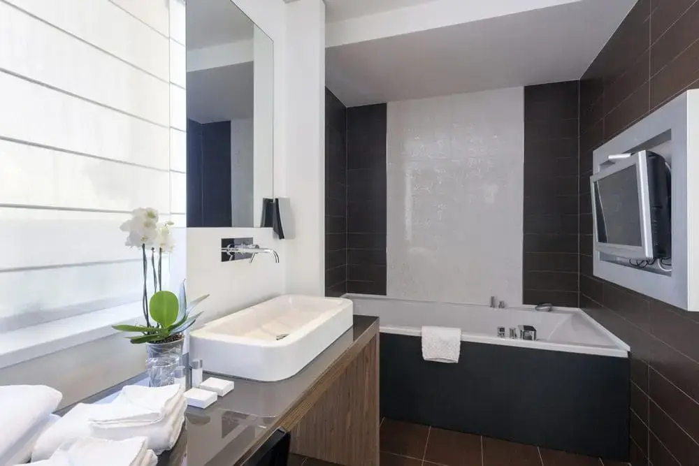 3 Ideas to Save Space in the Bathroom