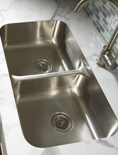 Undermount sink with laminate countertop