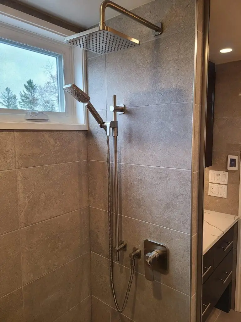 Ensuite Bathroom Ottawa - Donald St | Renosgroup