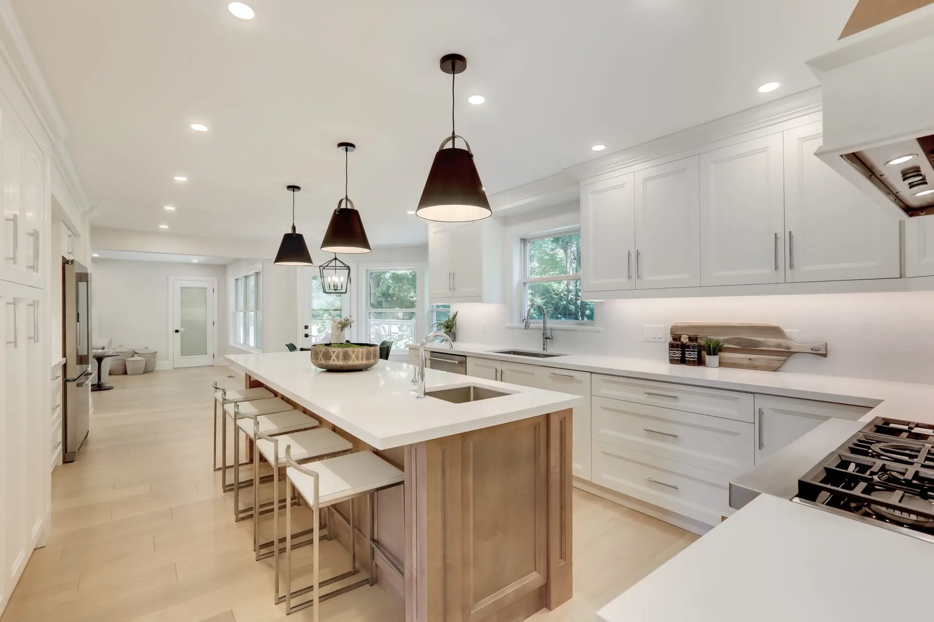 Beautiful kitchen renovation by general contractor ottawa, RenosGroup